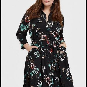 Torrid black w floral print button up collared dress with pockets. Size 20